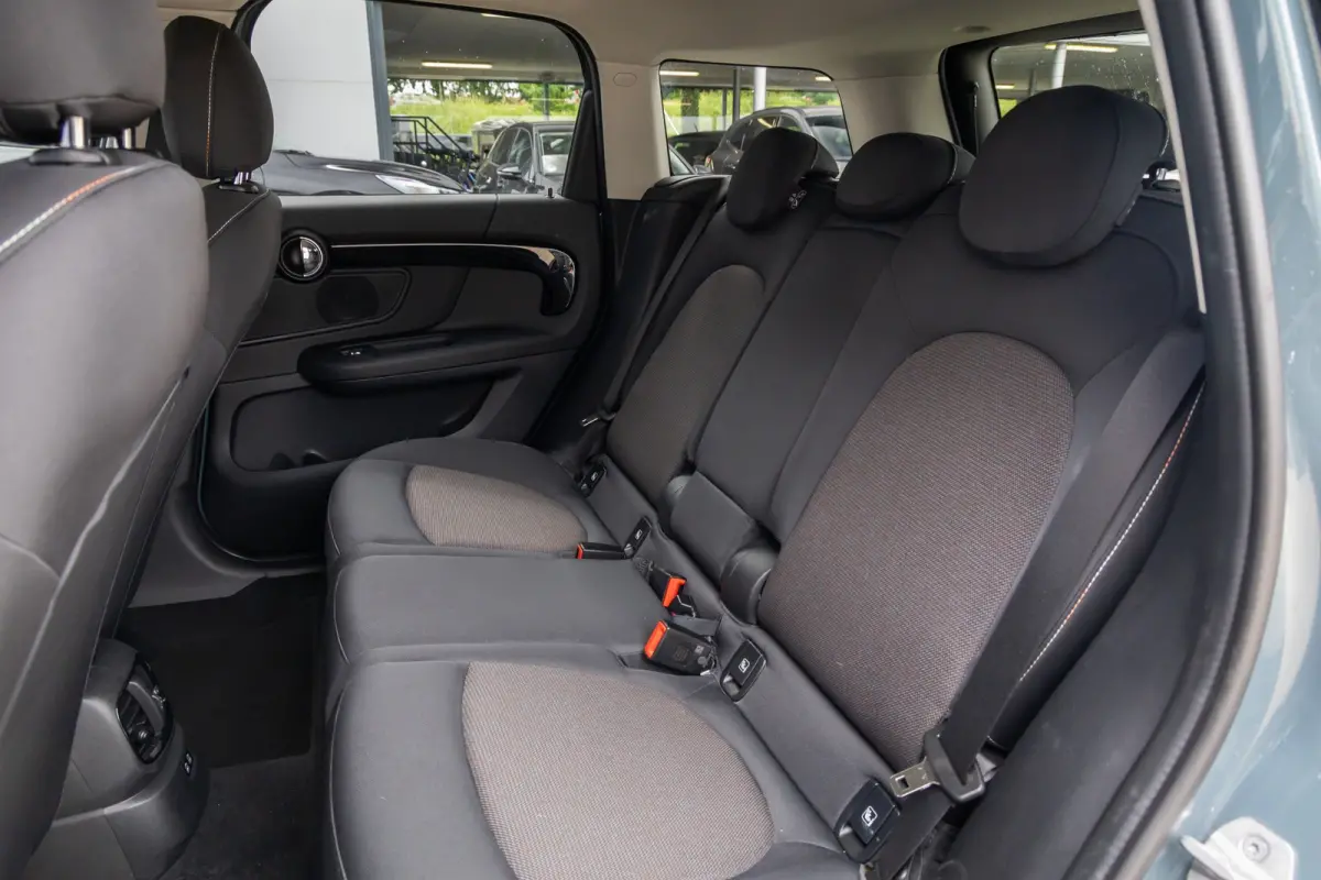 1.5 Cooper ALL4 Chili | Stoelverwarming | PDC V+A | Keyless | Cruise | Elektrisch bedienbare achterklep | Clima | Airco (automatisch) | Cruise control | Elektrisch bedienbare achterklep