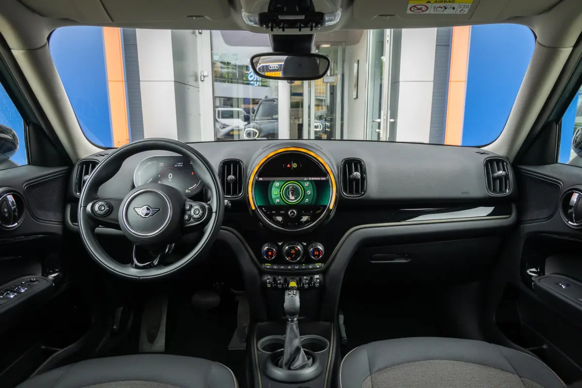 1.5 Cooper ALL4 Chili | Stoelverwarming | PDC V+A | Keyless | Cruise | Elektrisch bedienbare achterklep | Clima | Airco (automatisch) | Cruise control | Elektrisch bedienbare achterklep