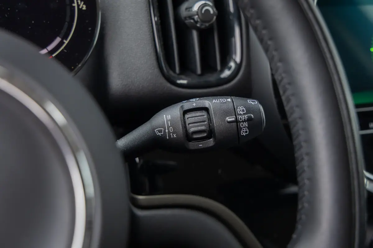1.5 Cooper ALL4 Chili | Stoelverwarming | PDC V+A | Keyless | Cruise | Elektrisch bedienbare achterklep | Clima | Airco (automatisch) | Cruise control | Elektrisch bedienbare achterklep