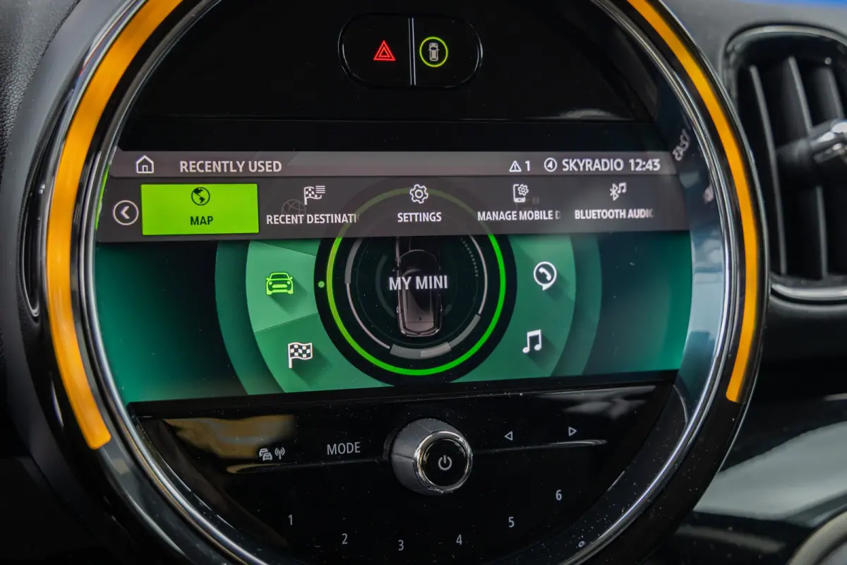 1.5 Cooper ALL4 Chili | Stoelverwarming | PDC V+A | Keyless | Cruise | Elektrisch bedienbare achterklep | Clima | Airco (automatisch) | Cruise control | Elektrisch bedienbare achterklep