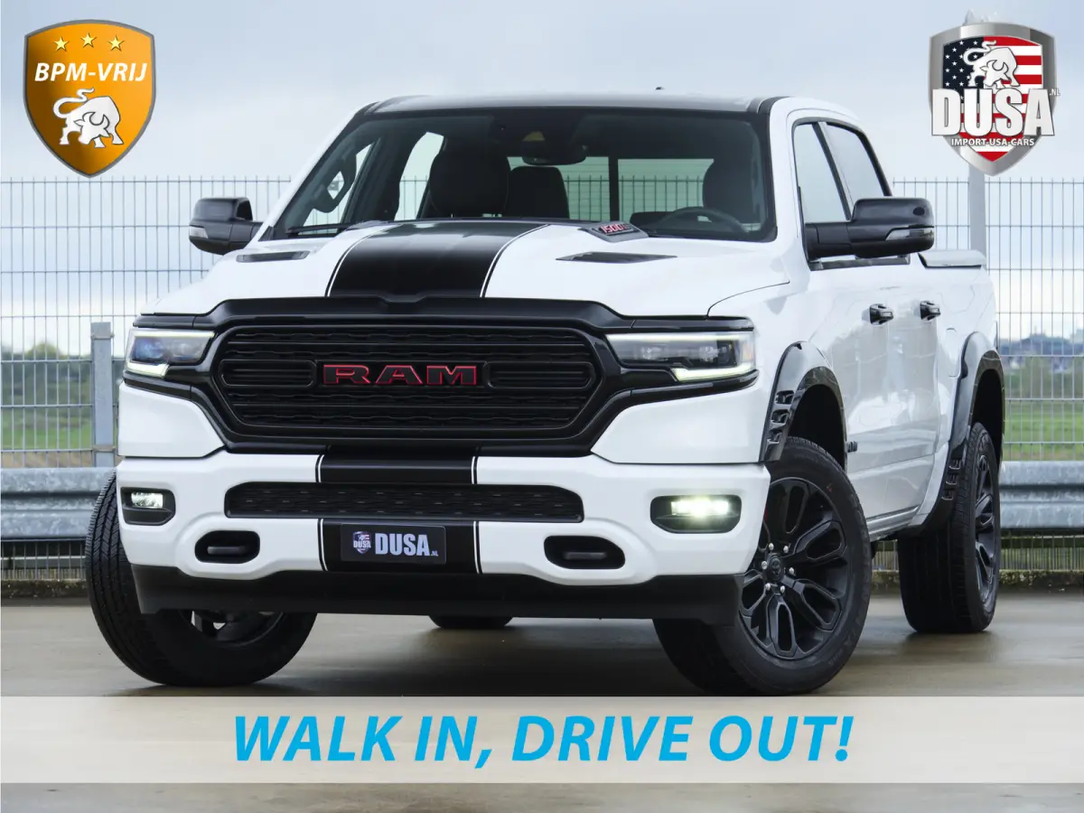 1500 | Limited | 5.7 V8 | HEMI | Night Edition | Panorama dak  | Luchtvering | BPM-VRIJ | Bright white Getoonde accessoires zijn verkrijgbaar tegen meerprijs