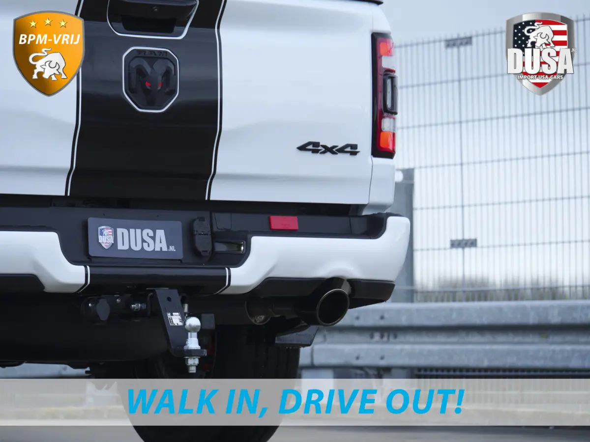 1500 | Limited | 5.7 V8 | HEMI | Night Edition | Panorama dak  | Luchtvering | BPM-VRIJ | Bright white Getoonde accessoires zijn verkrijgbaar tegen meerprijs