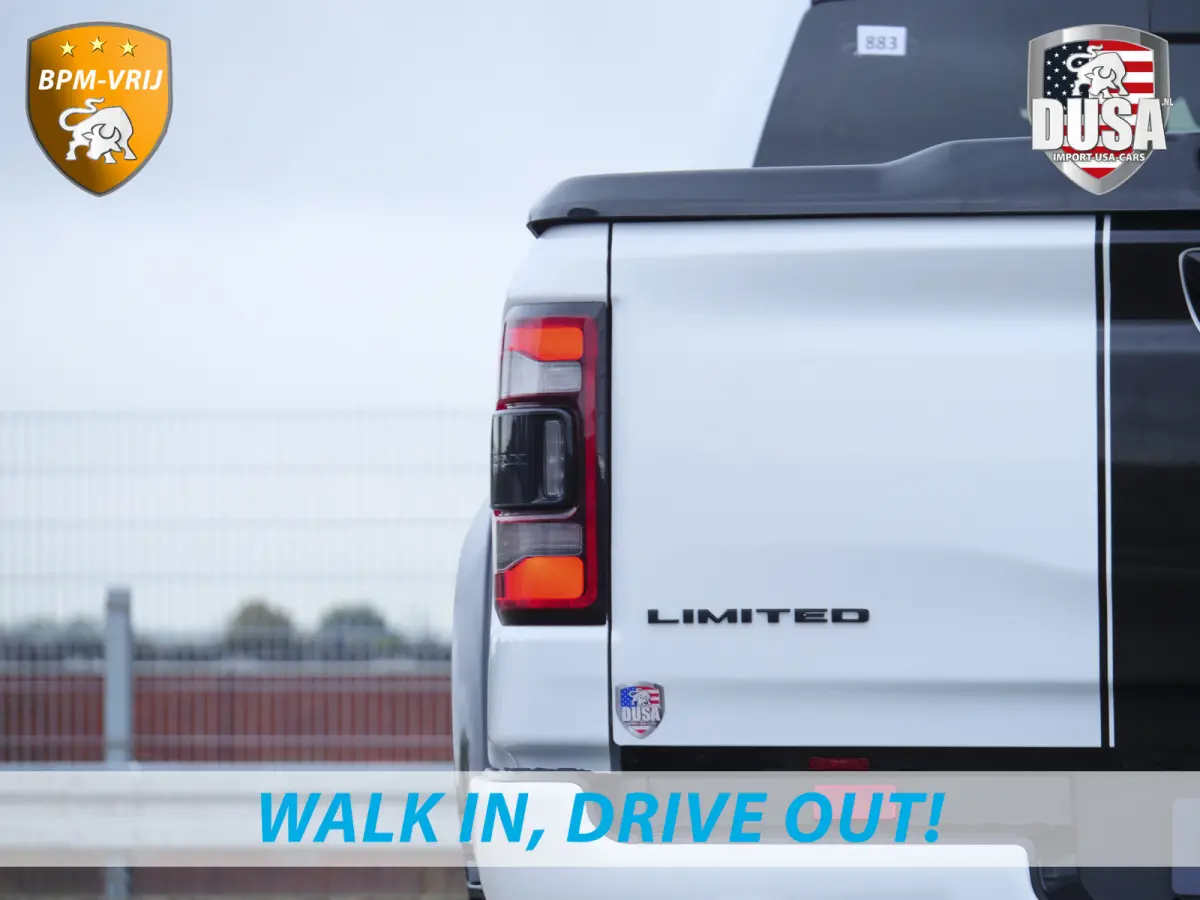 1500 | Limited | 5.7 V8 | HEMI | Night Edition | Panorama dak  | Luchtvering | BPM-VRIJ | Bright white Getoonde accessoires zijn verkrijgbaar tegen meerprijs