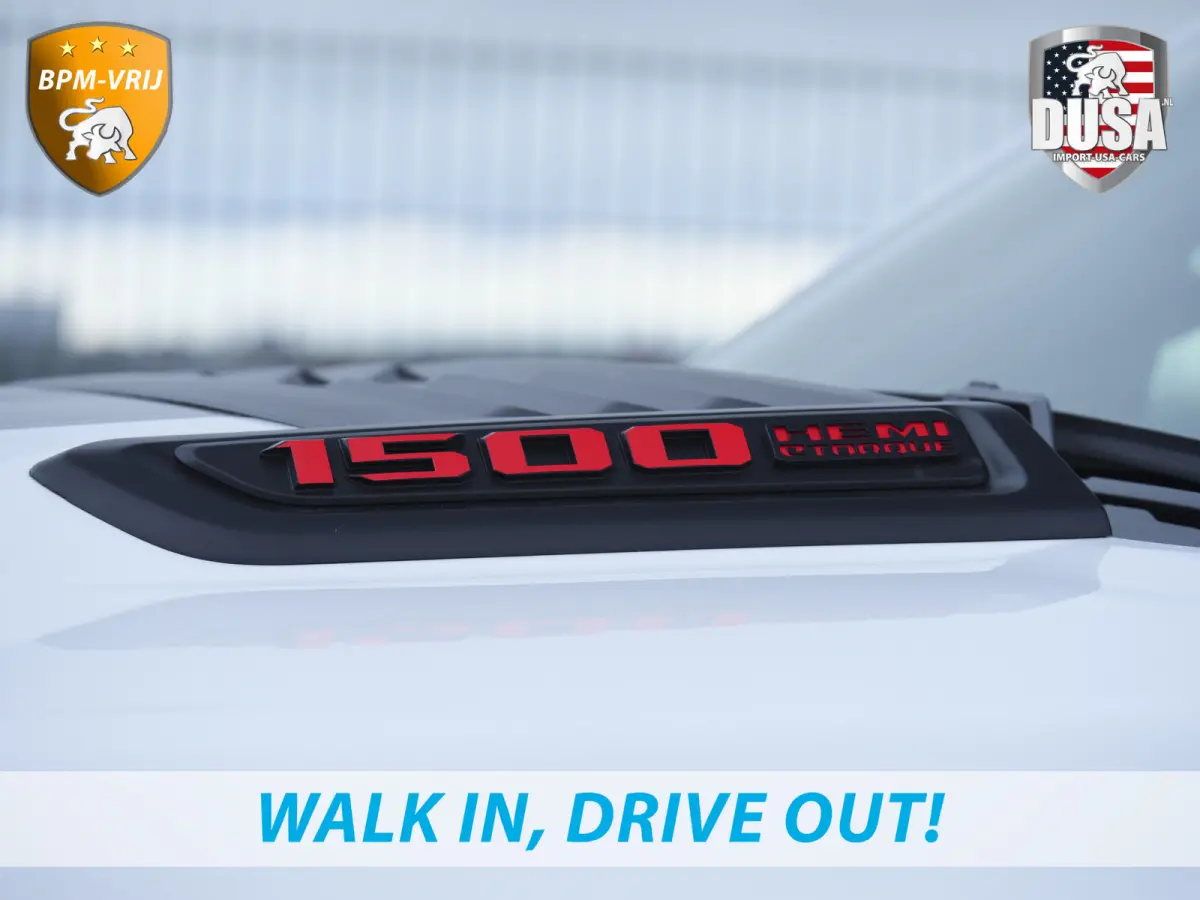 1500 | Limited | 5.7 V8 | HEMI | Night Edition | Panorama dak  | Luchtvering | BPM-VRIJ | Bright white Getoonde accessoires zijn verkrijgbaar tegen meerprijs