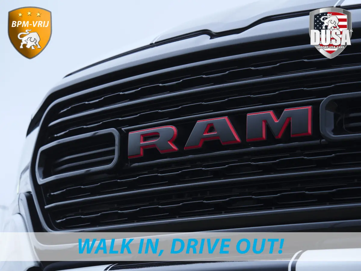 1500 | Limited | 5.7 V8 | HEMI | Night Edition | Panorama dak  | Luchtvering | BPM-VRIJ | Bright white Getoonde accessoires zijn verkrijgbaar tegen meerprijs