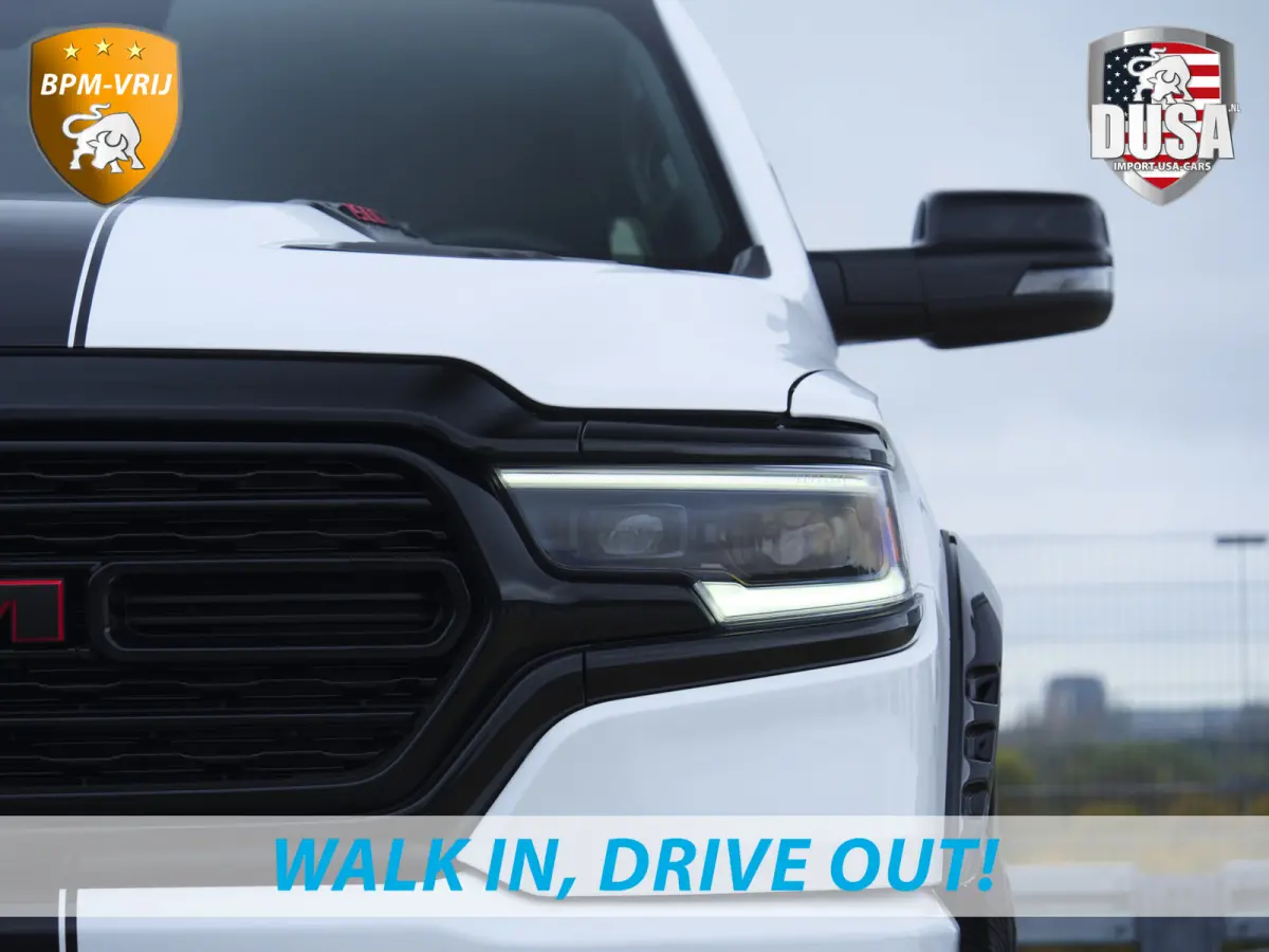 1500 | Limited | 5.7 V8 | HEMI | Night Edition | Panorama dak  | Luchtvering | BPM-VRIJ | Bright white Getoonde accessoires zijn verkrijgbaar tegen meerprijs