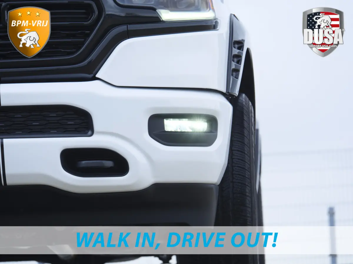1500 | Limited | 5.7 V8 | HEMI | Night Edition | Panorama dak  | Luchtvering | BPM-VRIJ | Bright white Getoonde accessoires zijn verkrijgbaar tegen meerprijs