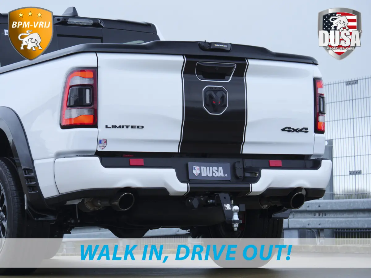 1500 | Limited | 5.7 V8 | HEMI | Night Edition | Panorama dak  | Luchtvering | BPM-VRIJ | Bright white Getoonde accessoires zijn verkrijgbaar tegen meerprijs