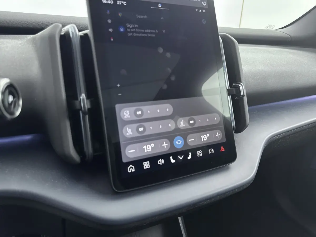 Twin Motor Performance Ultra 69 kWh | Warmtepomp | Stoel + Stuur verwarming | Extra getint Glas | PDC V+A en 360 Camera | Harman en Kardon Audio | Elektrische stoelbediening | Panoramadak |