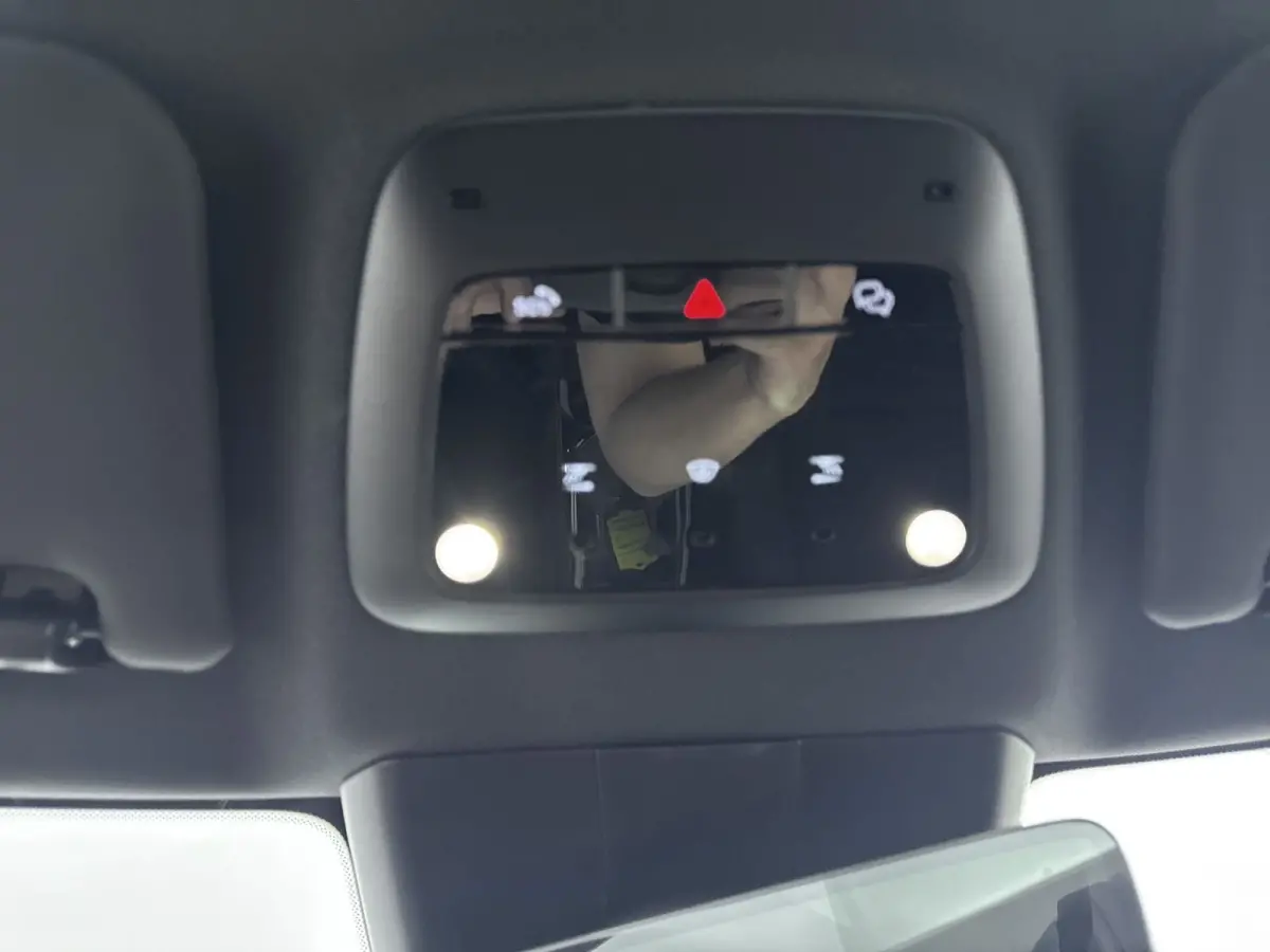 Twin Motor Performance Ultra 69 kWh | Warmtepomp | Stoel + Stuur verwarming | Extra getint Glas | PDC V+A en 360 Camera | Harman en Kardon Audio | Elektrische stoelbediening | Panoramadak |