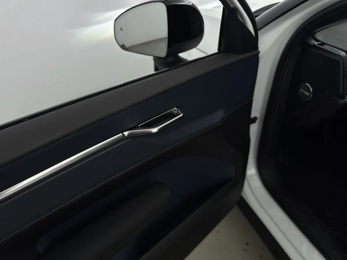 Twin Motor Performance Ultra 69 kWh | Warmtepomp | Stoel + Stuur verwarming | Extra getint Glas | PDC V+A en 360 Camera | Harman en Kardon Audio | Elektrische stoelbediening | Panoramadak |