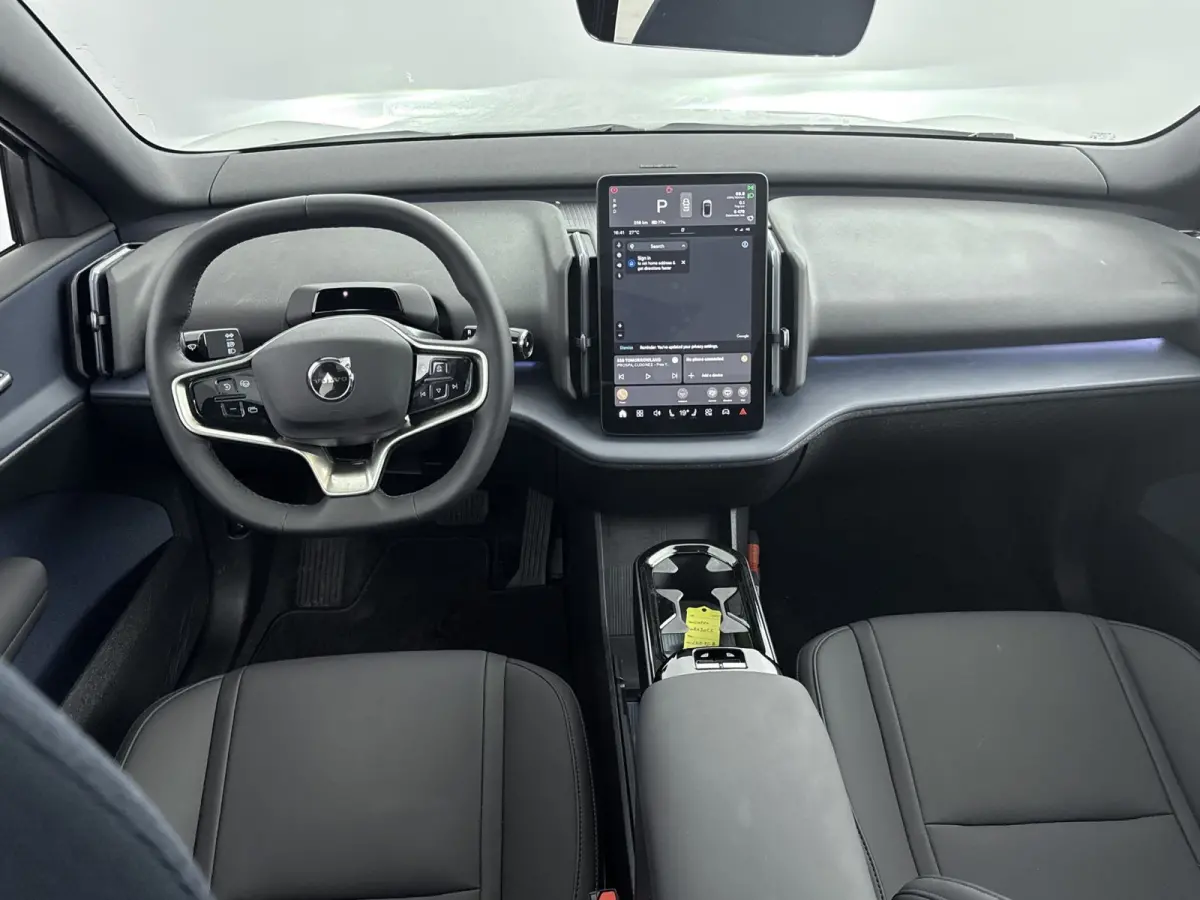 Twin Motor Performance Ultra 69 kWh | Warmtepomp | Stoel + Stuur verwarming | Extra getint Glas | PDC V+A en 360 Camera | Harman en Kardon Audio | Elektrische stoelbediening | Panoramadak |