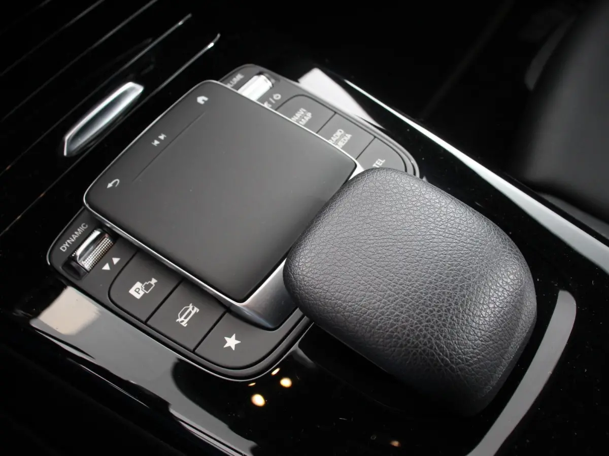 200 Automaat Advantage Navigatie Apple Carplay/Android Auto Camera Adaptive cruise control Stoelverwarming Parkeer sensoren