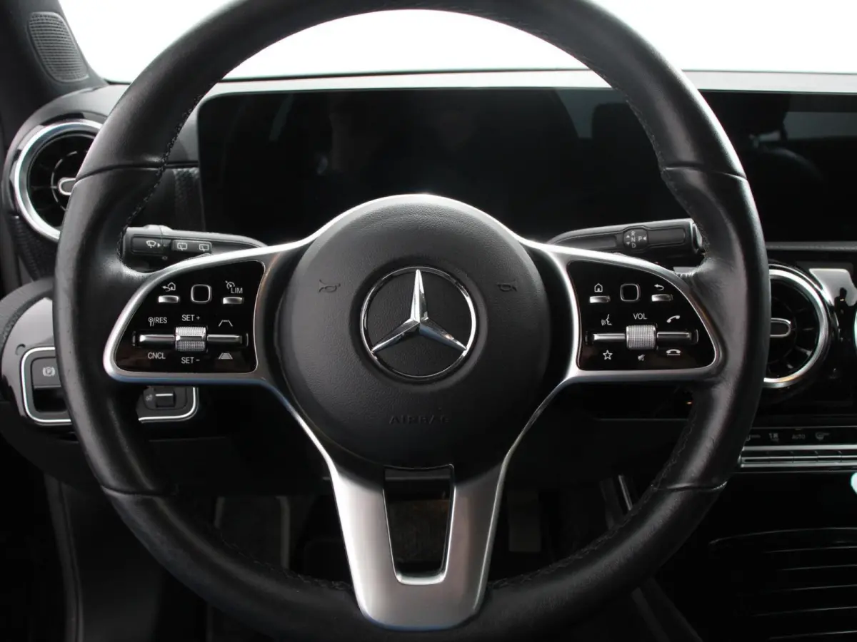 200 Automaat Advantage Navigatie Apple Carplay/Android Auto Camera Adaptive cruise control Stoelverwarming Parkeer sensoren