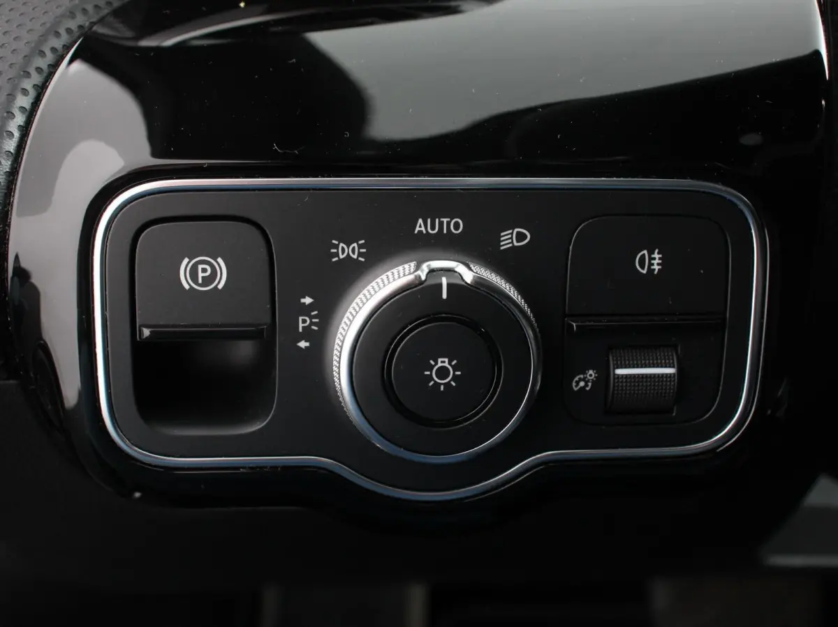 200 Automaat Advantage Navigatie Apple Carplay/Android Auto Camera Adaptive cruise control Stoelverwarming Parkeer sensoren