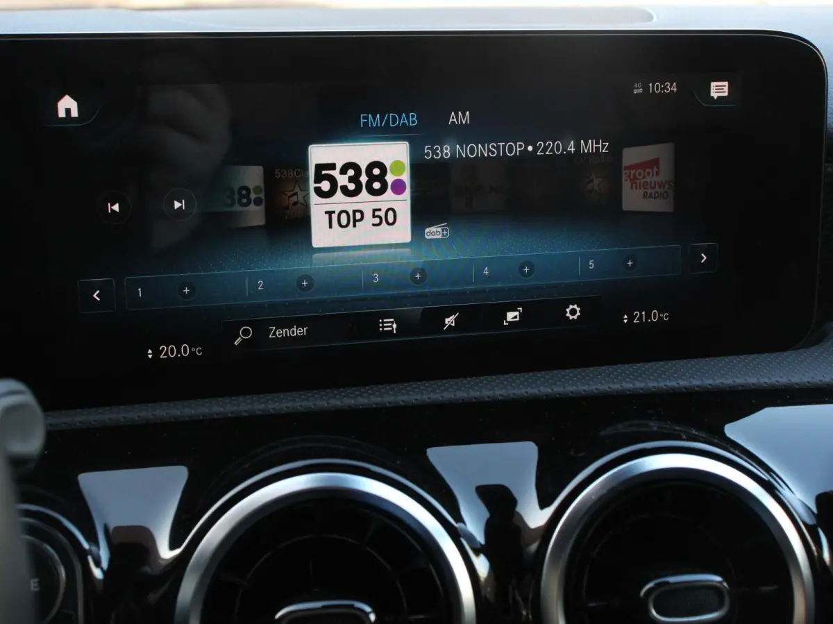 200 Automaat Advantage Navigatie Apple Carplay/Android Auto Camera Adaptive cruise control Stoelverwarming Parkeer sensoren