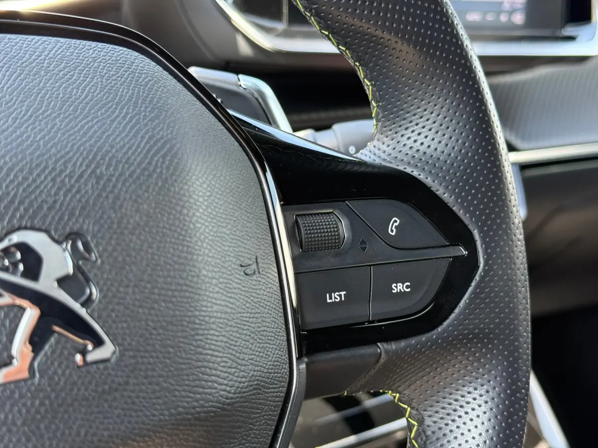 1.2 PureTech GT Achteruitrijcamera | Adeptieve cruise control | Keyless| Interieurverlichting | Stoelverwarming | Apple carplay & Android auto