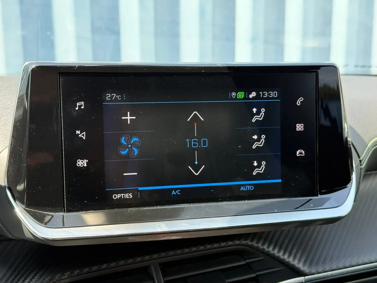 1.2 PureTech GT Achteruitrijcamera | Adeptieve cruise control | Keyless| Interieurverlichting | Stoelverwarming | Apple carplay & Android auto