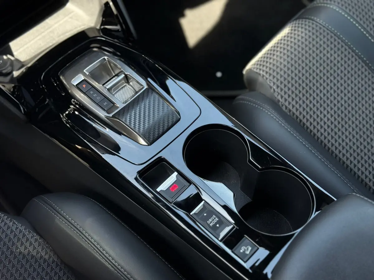 1.2 PureTech GT Achteruitrijcamera | Adeptieve cruise control | Keyless| Interieurverlichting | Stoelverwarming | Apple carplay & Android auto