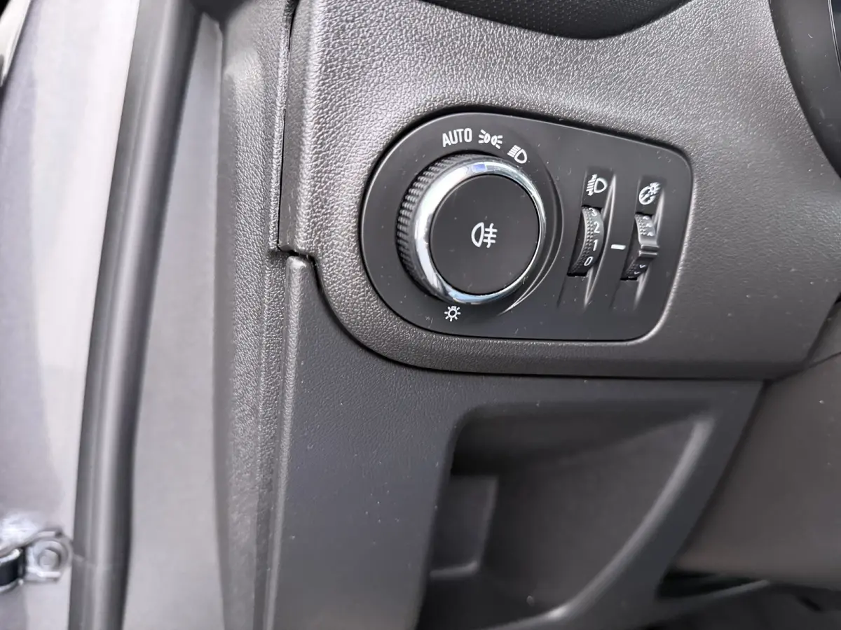 1.2 Turbo Innovation / Trekhaak / Navigatie / 360 Camera /  Parkeersensoren / Draadloos telefoonlader / Carplay / 16'' LMV
