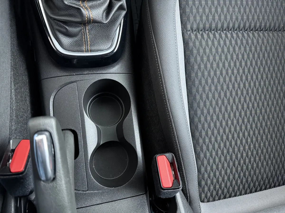 1.2 Turbo Innovation / Trekhaak / Navigatie / 360 Camera /  Parkeersensoren / Draadloos telefoonlader / Carplay / 16'' LMV