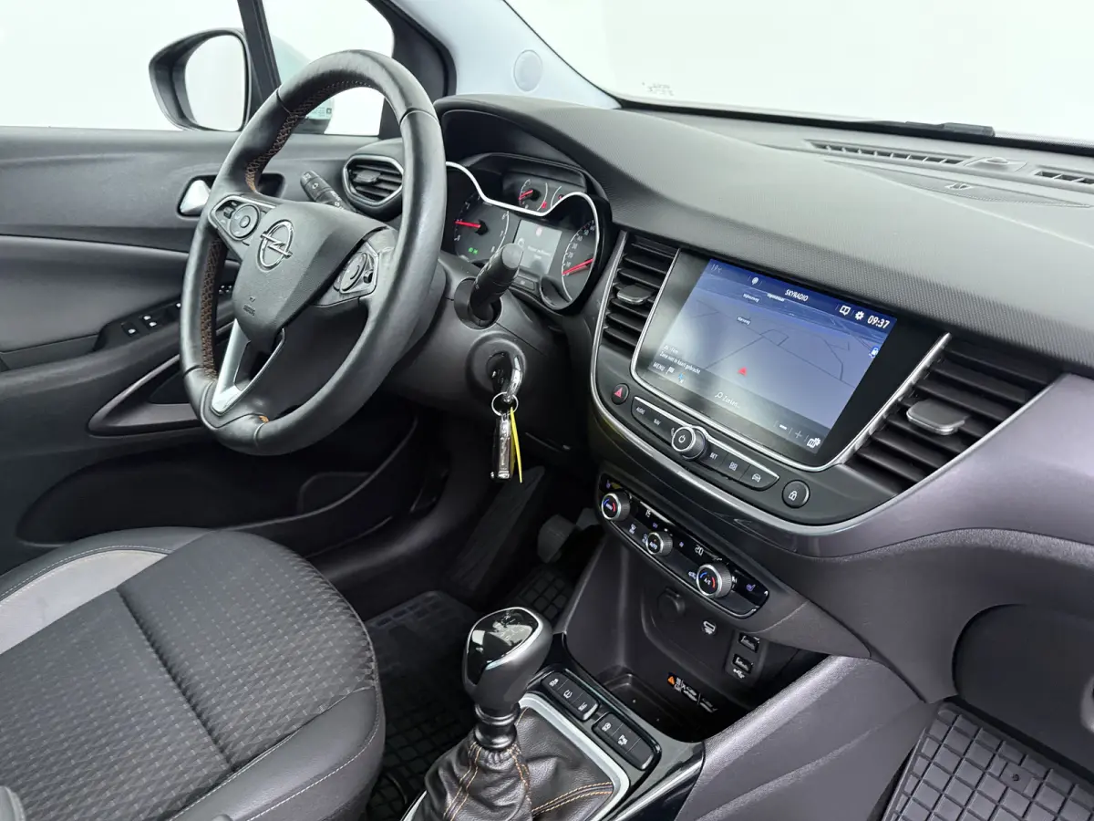 1.2 Turbo Innovation / Trekhaak / Navigatie / 360 Camera /  Parkeersensoren / Draadloos telefoonlader / Carplay / 16'' LMV