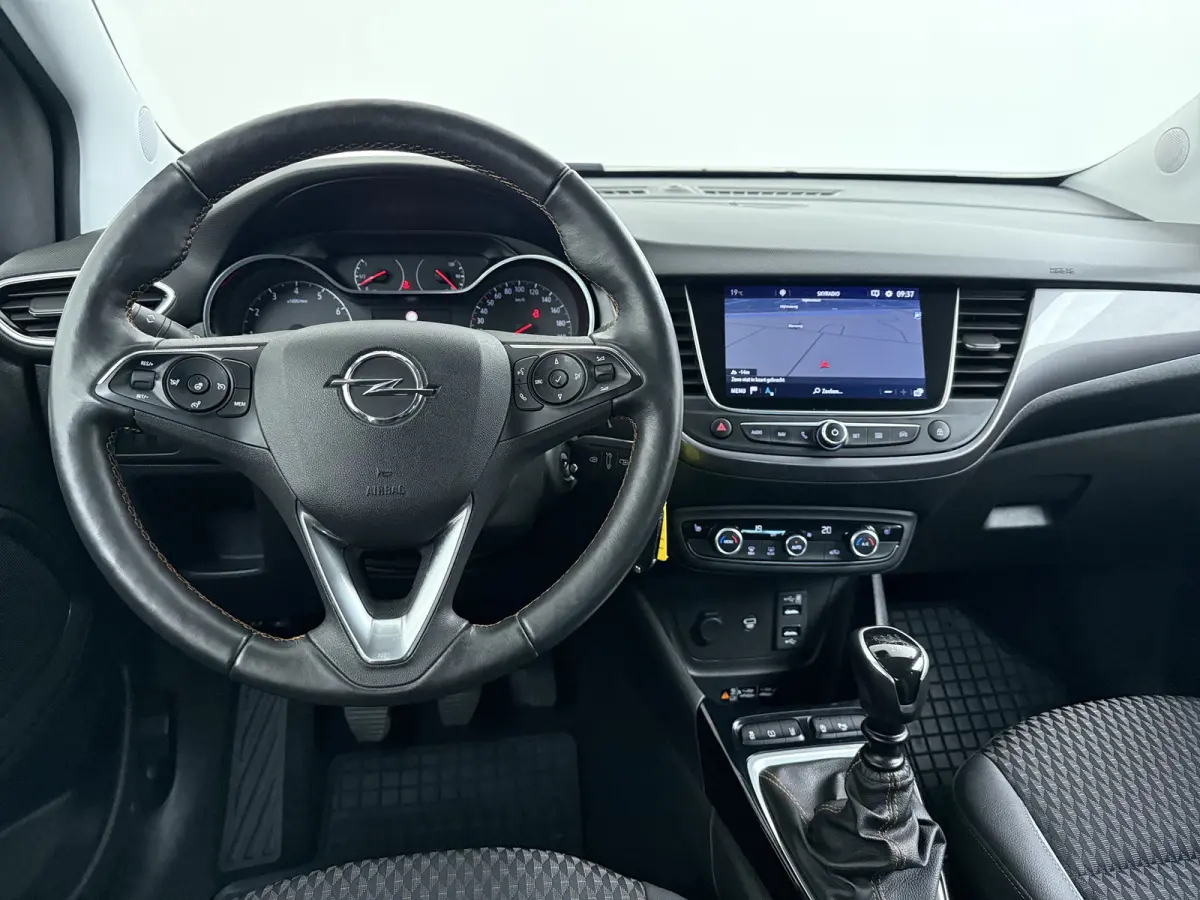 1.2 Turbo Innovation / Trekhaak / Navigatie / 360 Camera /  Parkeersensoren / Draadloos telefoonlader / Carplay / 16'' LMV