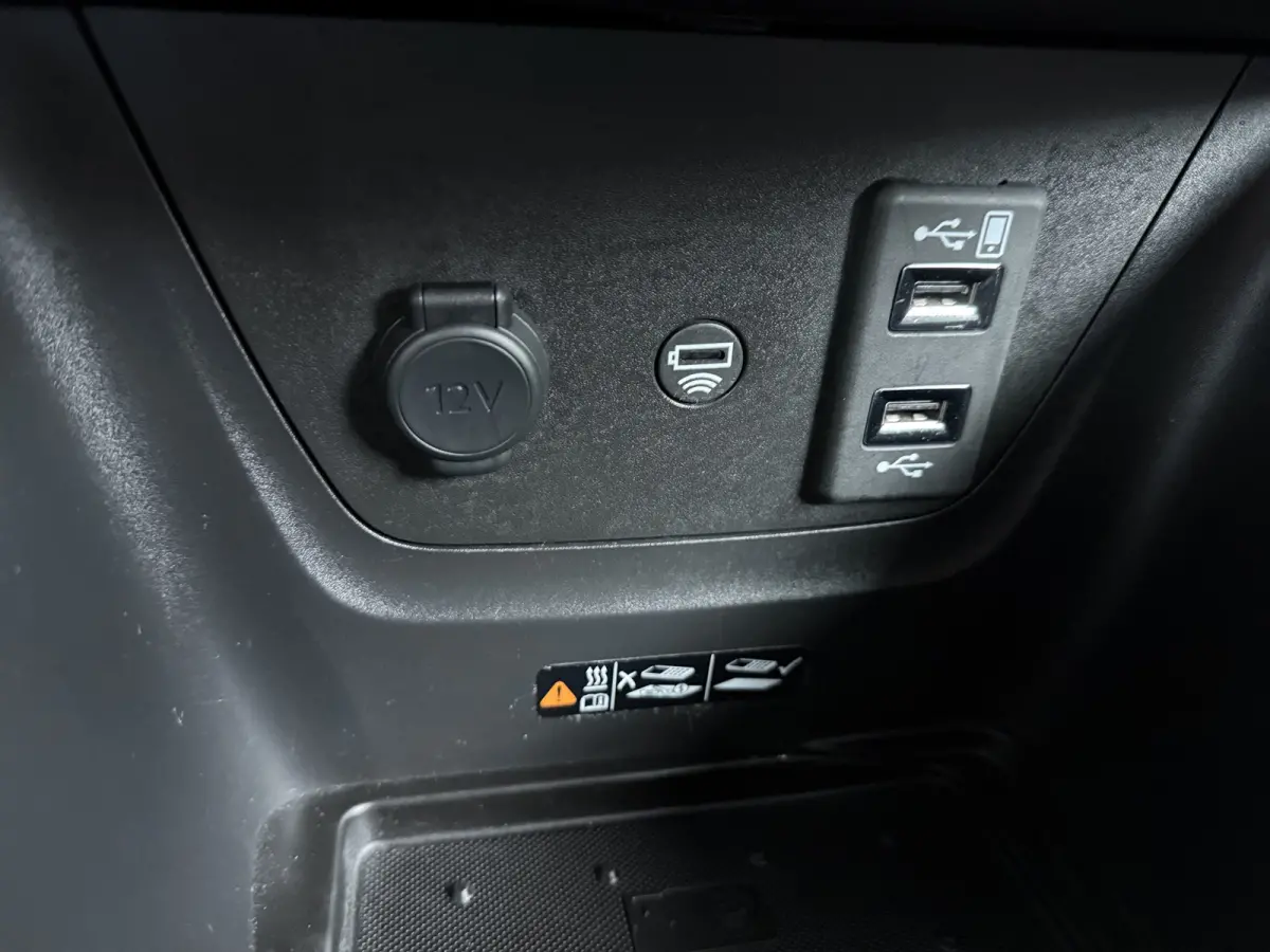 1.2 Turbo Innovation / Trekhaak / Navigatie / 360 Camera /  Parkeersensoren / Draadloos telefoonlader / Carplay / 16'' LMV