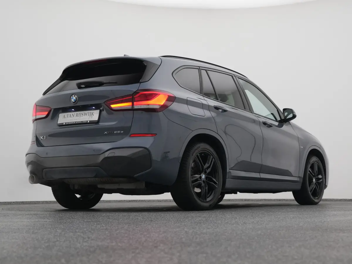 xDrive25e M-Sport | PANO | H&K | CAMERA | STOELVERW.