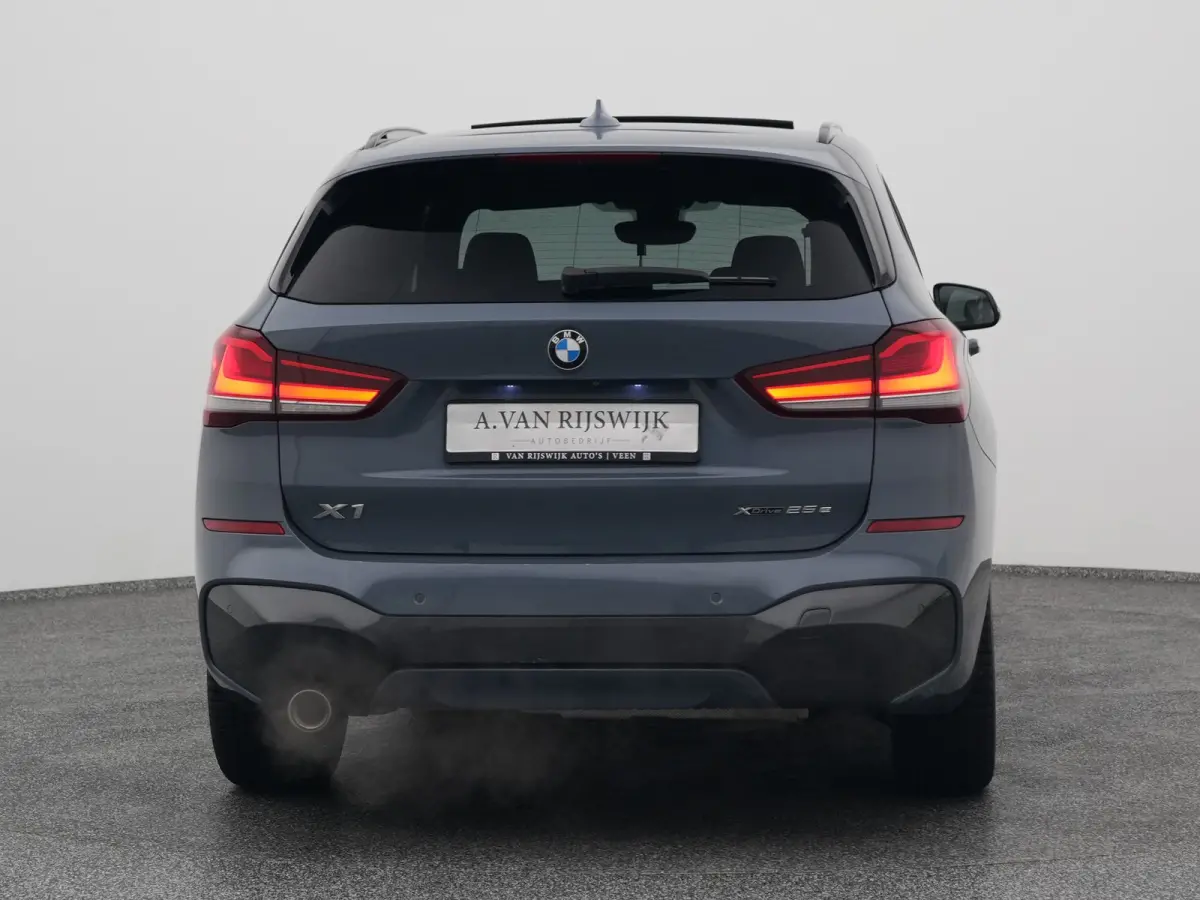 xDrive25e M-Sport | PANO | H&K | CAMERA | STOELVERW.