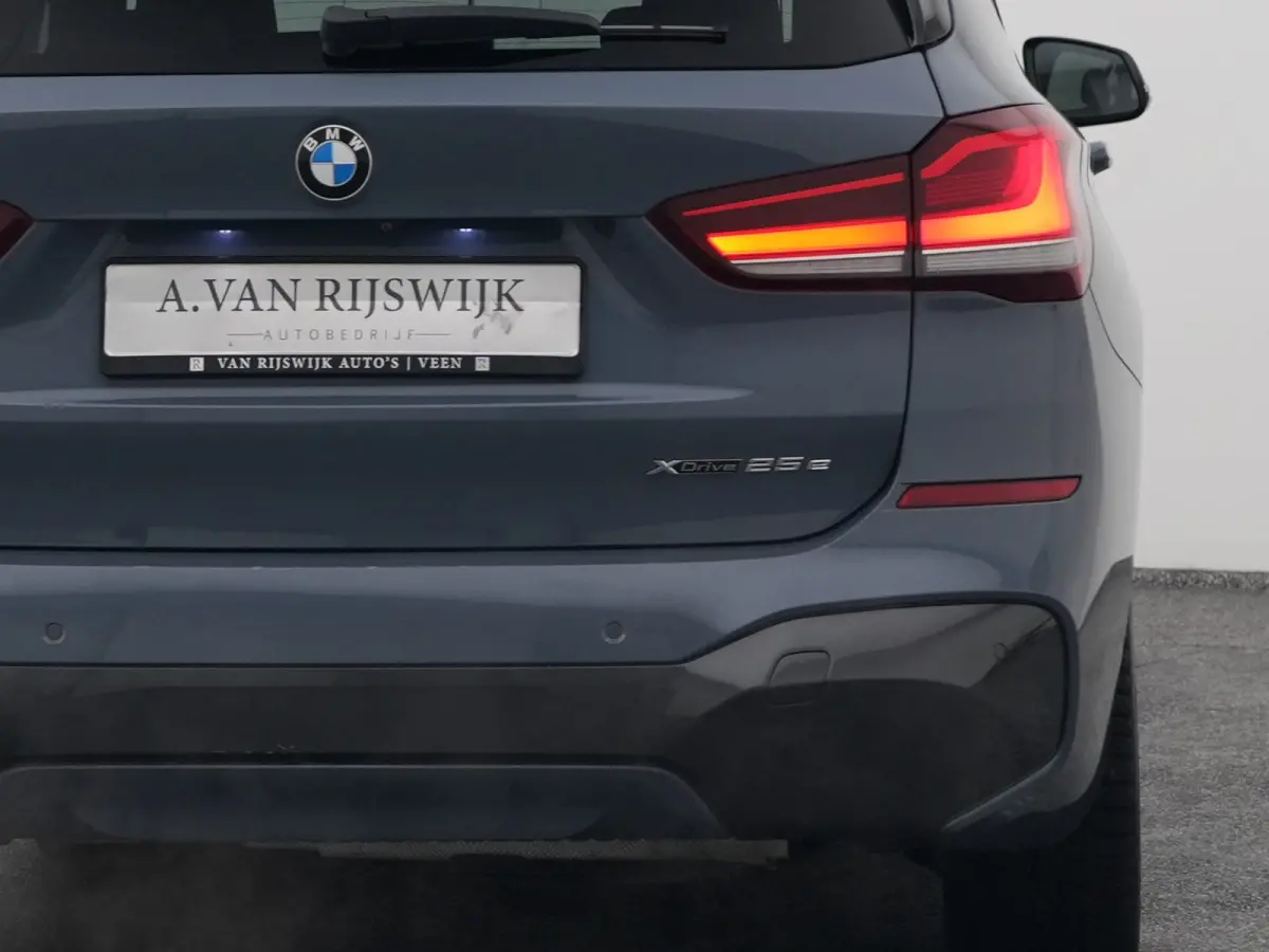 xDrive25e M-Sport | PANO | H&K | CAMERA | STOELVERW.
