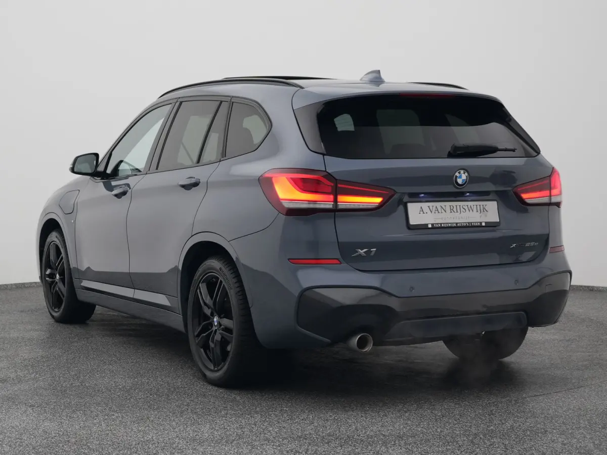 xDrive25e M-Sport | PANO | H&K | CAMERA | STOELVERW.