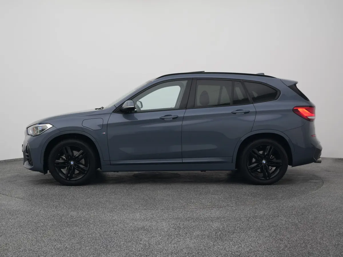 xDrive25e M-Sport | PANO | H&K | CAMERA | STOELVERW.