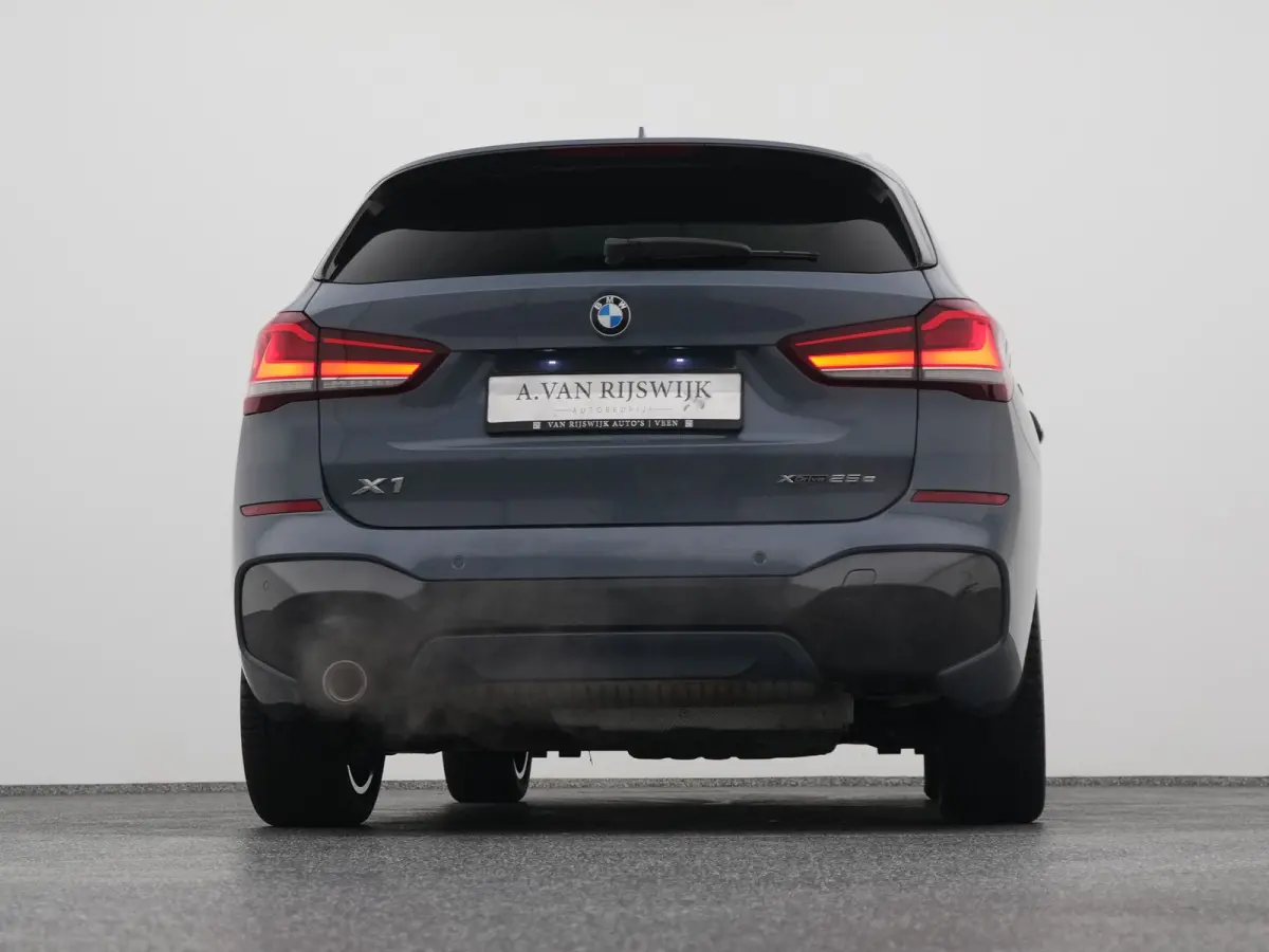 xDrive25e M-Sport | PANO | H&K | CAMERA | STOELVERW.