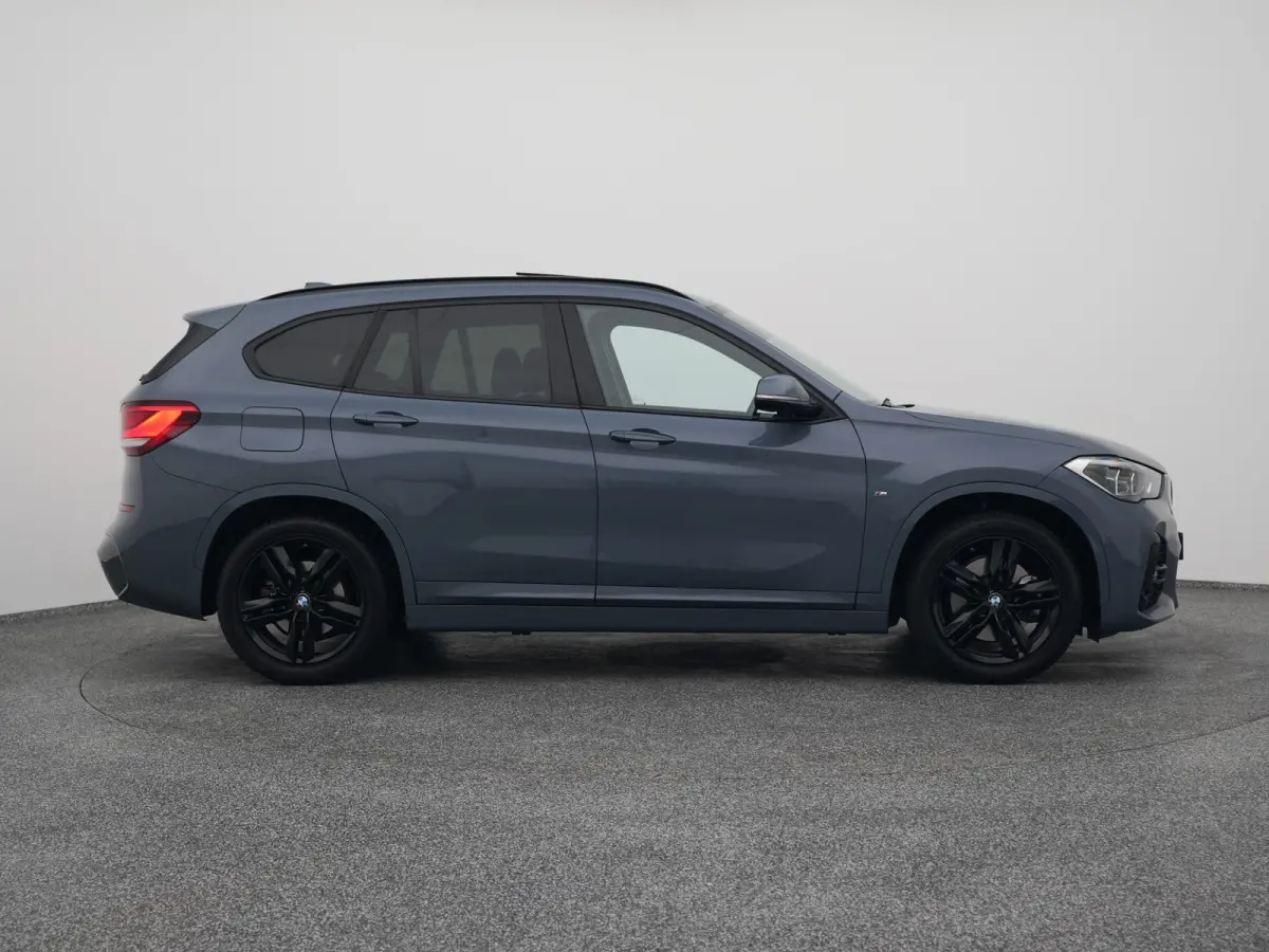 xDrive25e M-Sport | PANO | H&K | CAMERA | STOELVERW.