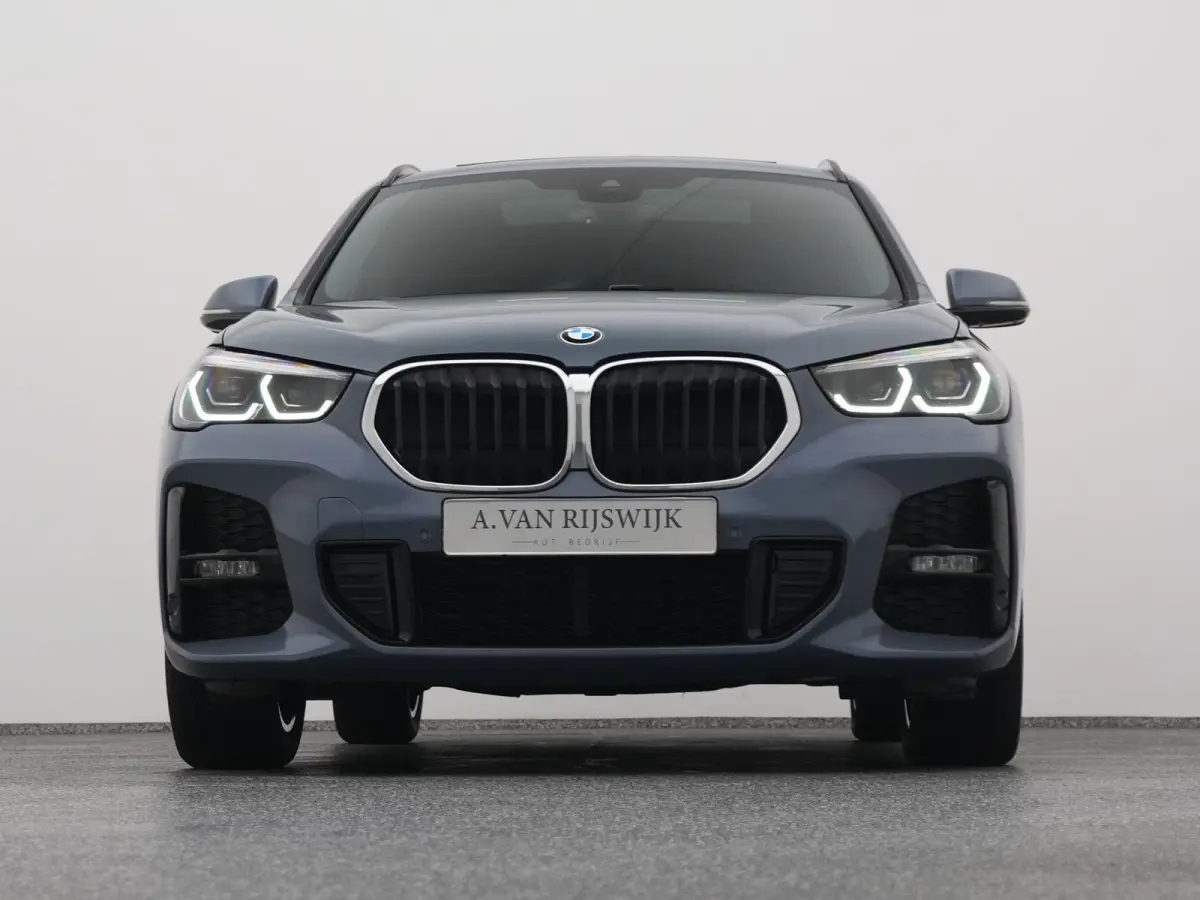 xDrive25e M-Sport | PANO | H&K | CAMERA | STOELVERW.