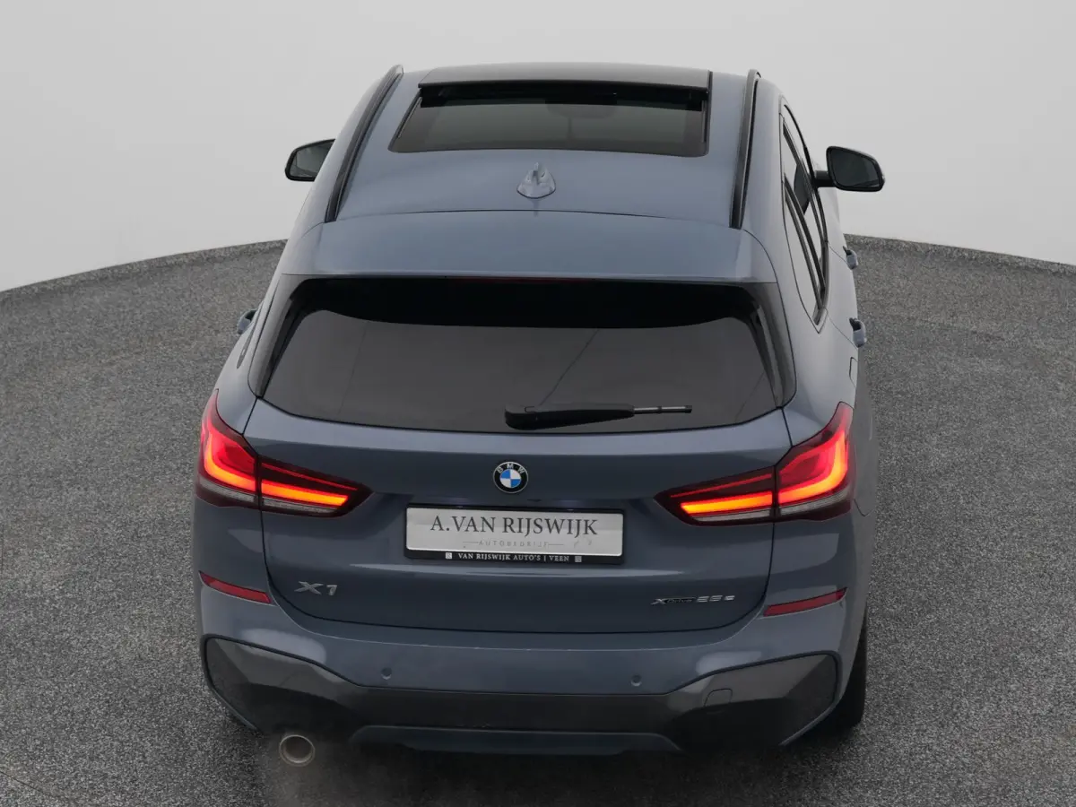 xDrive25e M-Sport | PANO | H&K | CAMERA | STOELVERW.