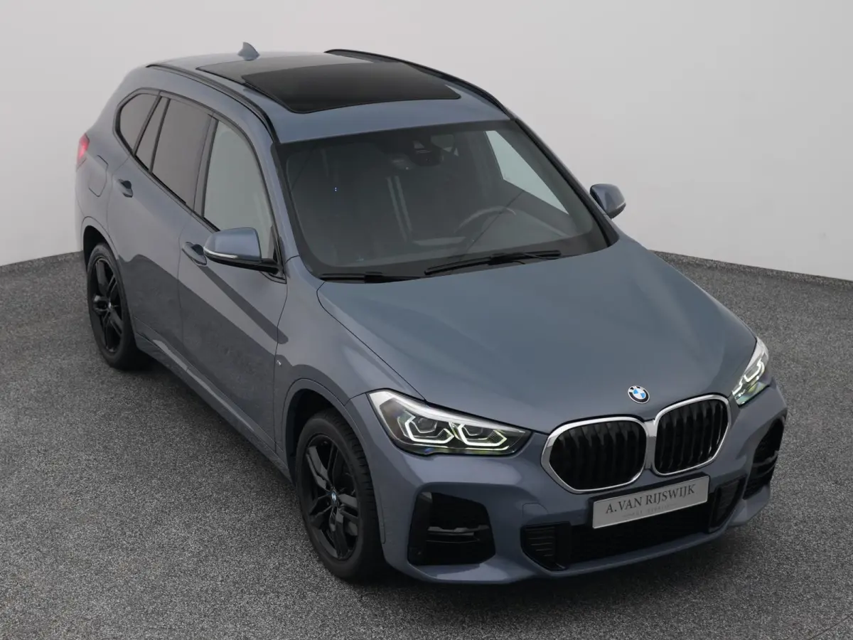 xDrive25e M-Sport | PANO | H&K | CAMERA | STOELVERW.