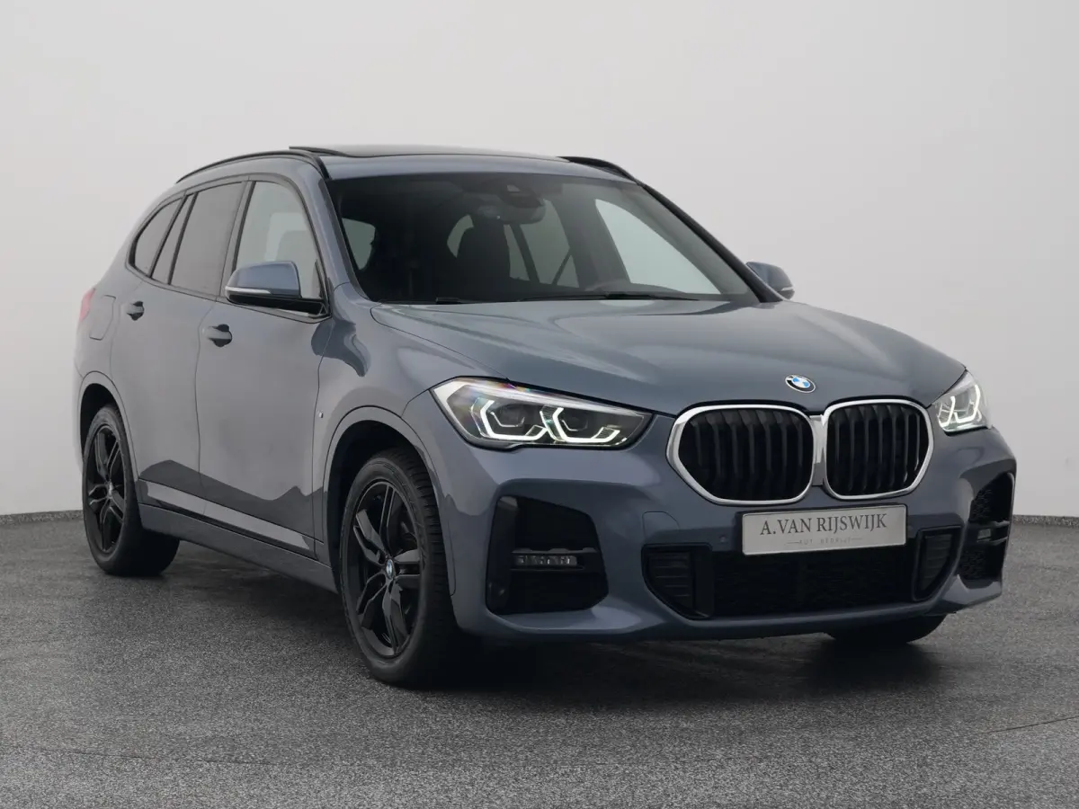 xDrive25e M-Sport | PANO | H&K | CAMERA | STOELVERW.