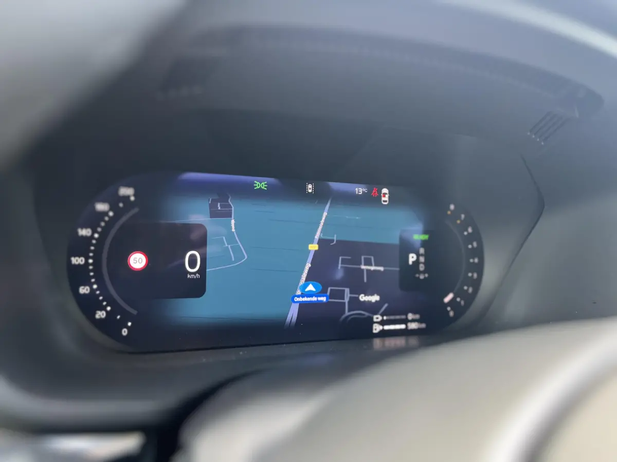 T6 Plug-in hybrid AWD Plus Dark | 360 Graden Camera | Trekhaak | Panoramadak | Apple Carplay | Stoel- en Stuurverwarming |