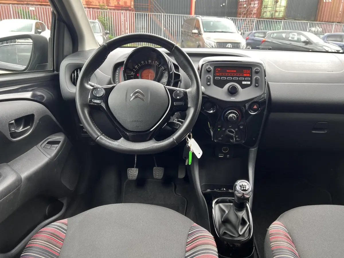 1.0 VTi 5DRS Zwart 2020 | Airco | BTW |