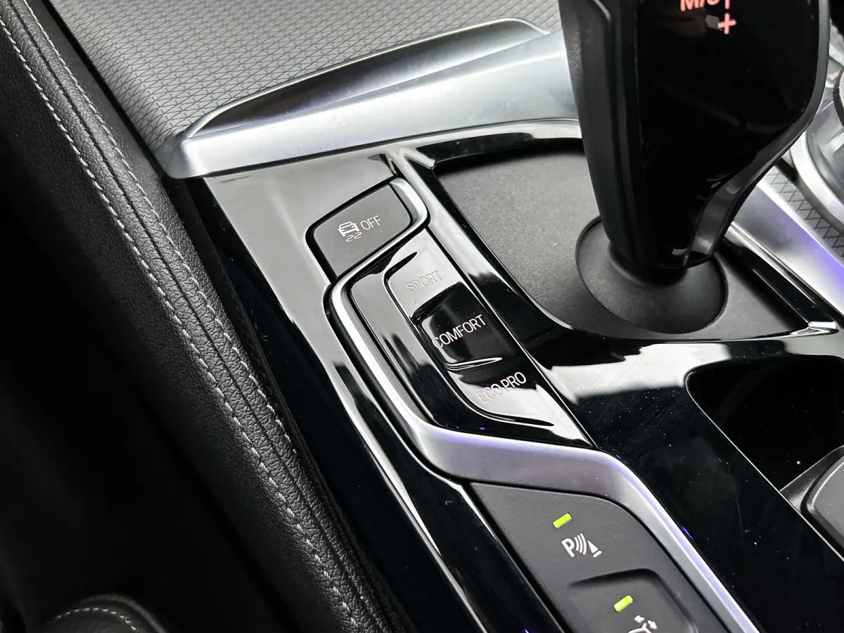 Gran Turismo 630i High Executive M-SPORT (NL-auto, Dealer OnderH, Camera, Navi Pro, PDC V+A, StoelV, Etc)