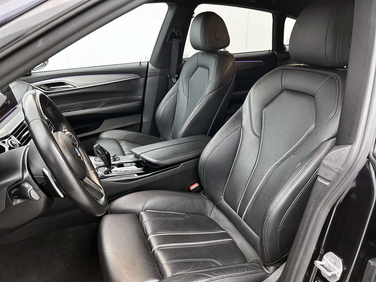 Gran Turismo 630i High Executive M-SPORT (NL-auto, Dealer OnderH, Camera, Navi Pro, PDC V+A, StoelV, Etc)