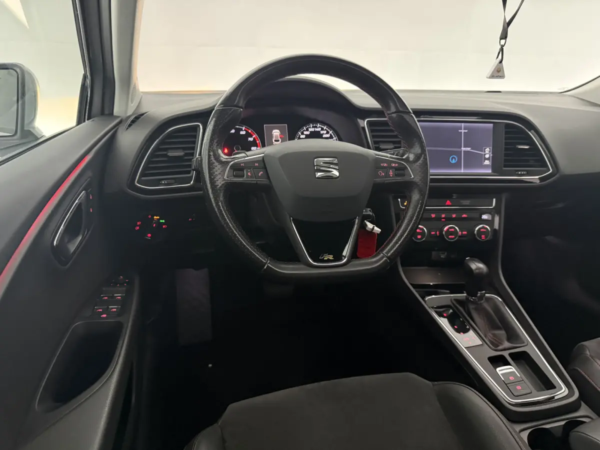 1.8 TSI FR Business Intense 180PK | Pano | Sfeer | Carplay | Cruise | Parkeersens.