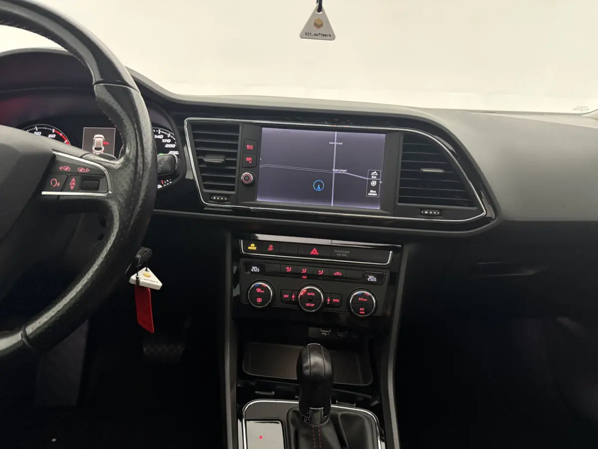 1.8 TSI FR Business Intense 180PK | Pano | Sfeer | Carplay | Cruise | Parkeersens.
