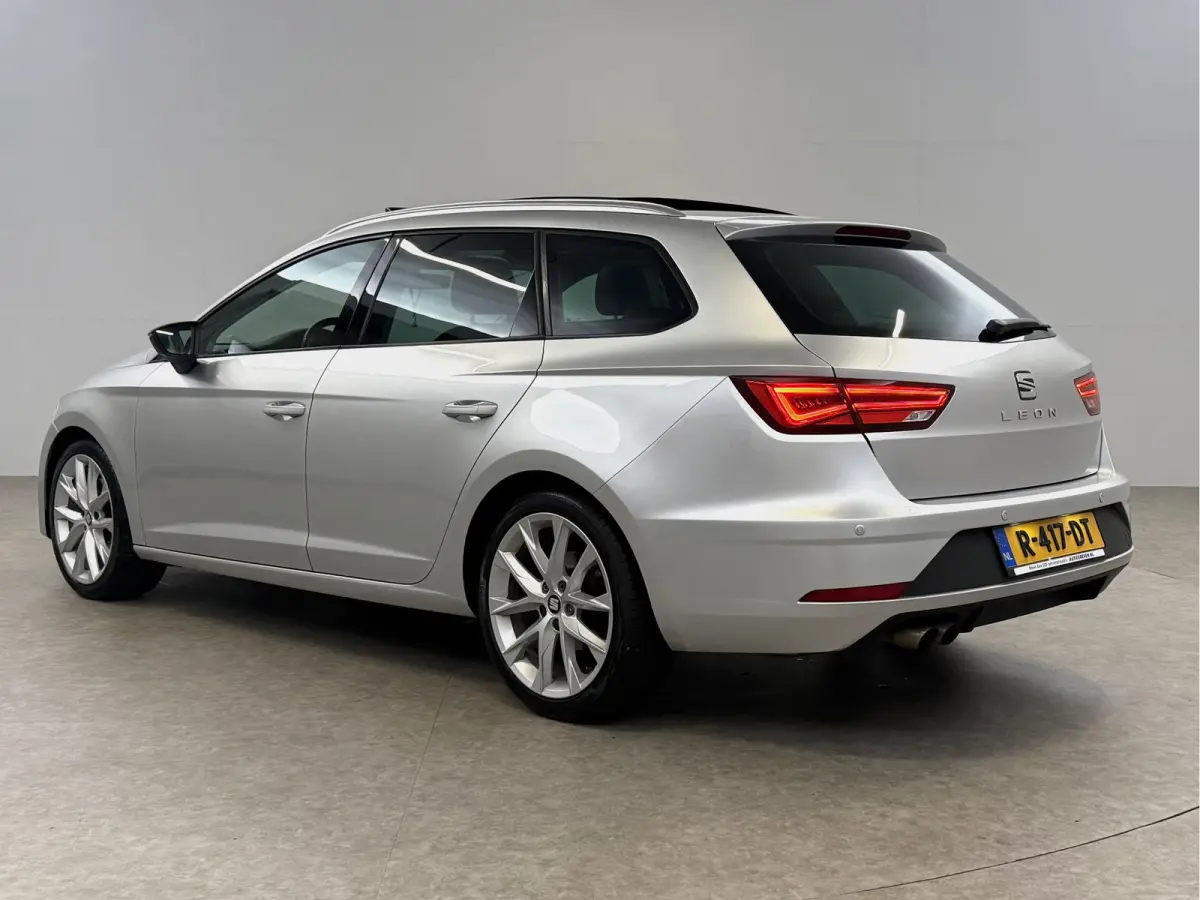 1.8 TSI FR Business Intense 180PK | Pano | Sfeer | Carplay | Cruise | Parkeersens.