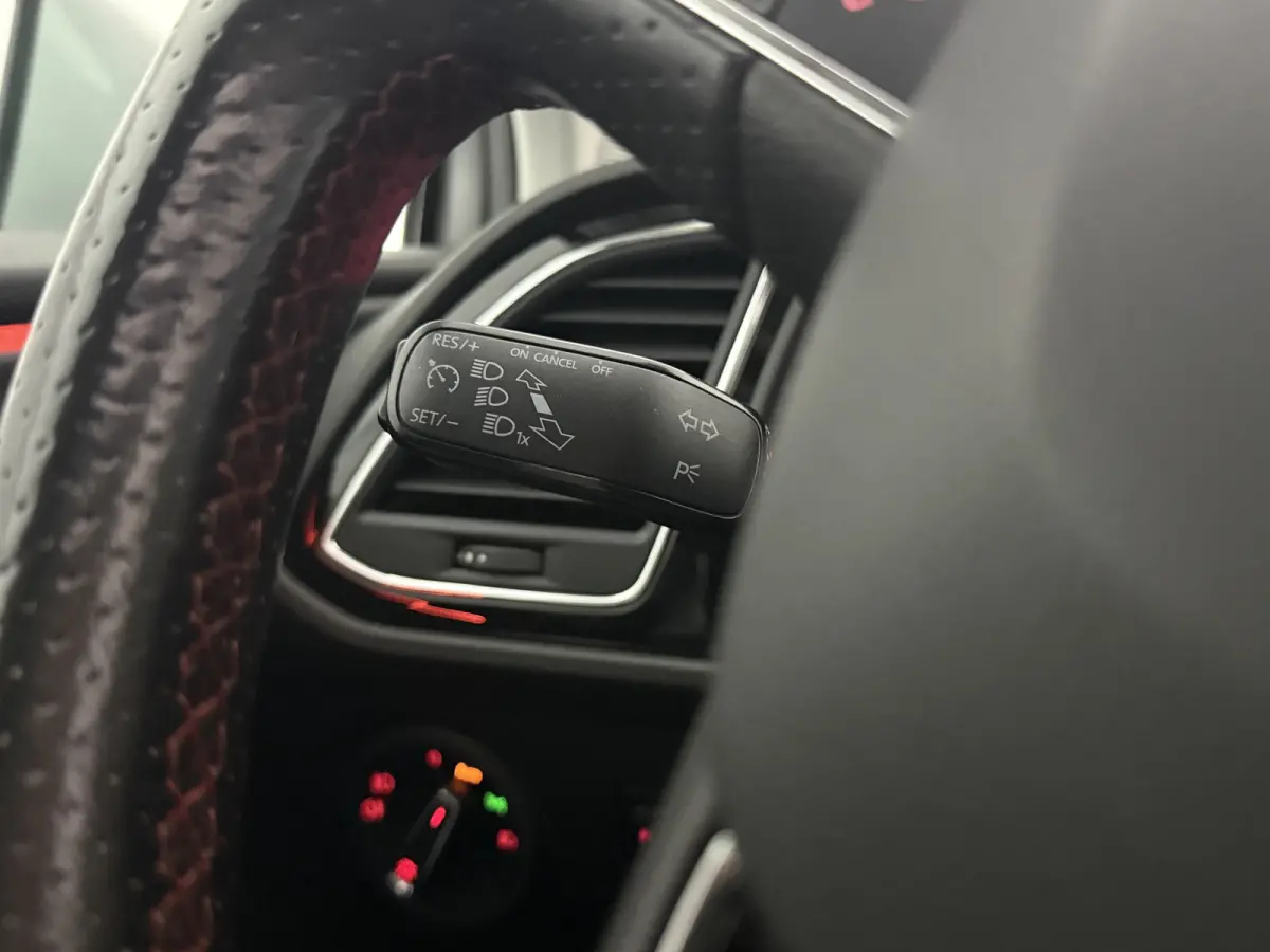 1.8 TSI FR Business Intense 180PK | Pano | Sfeer | Carplay | Cruise | Parkeersens.