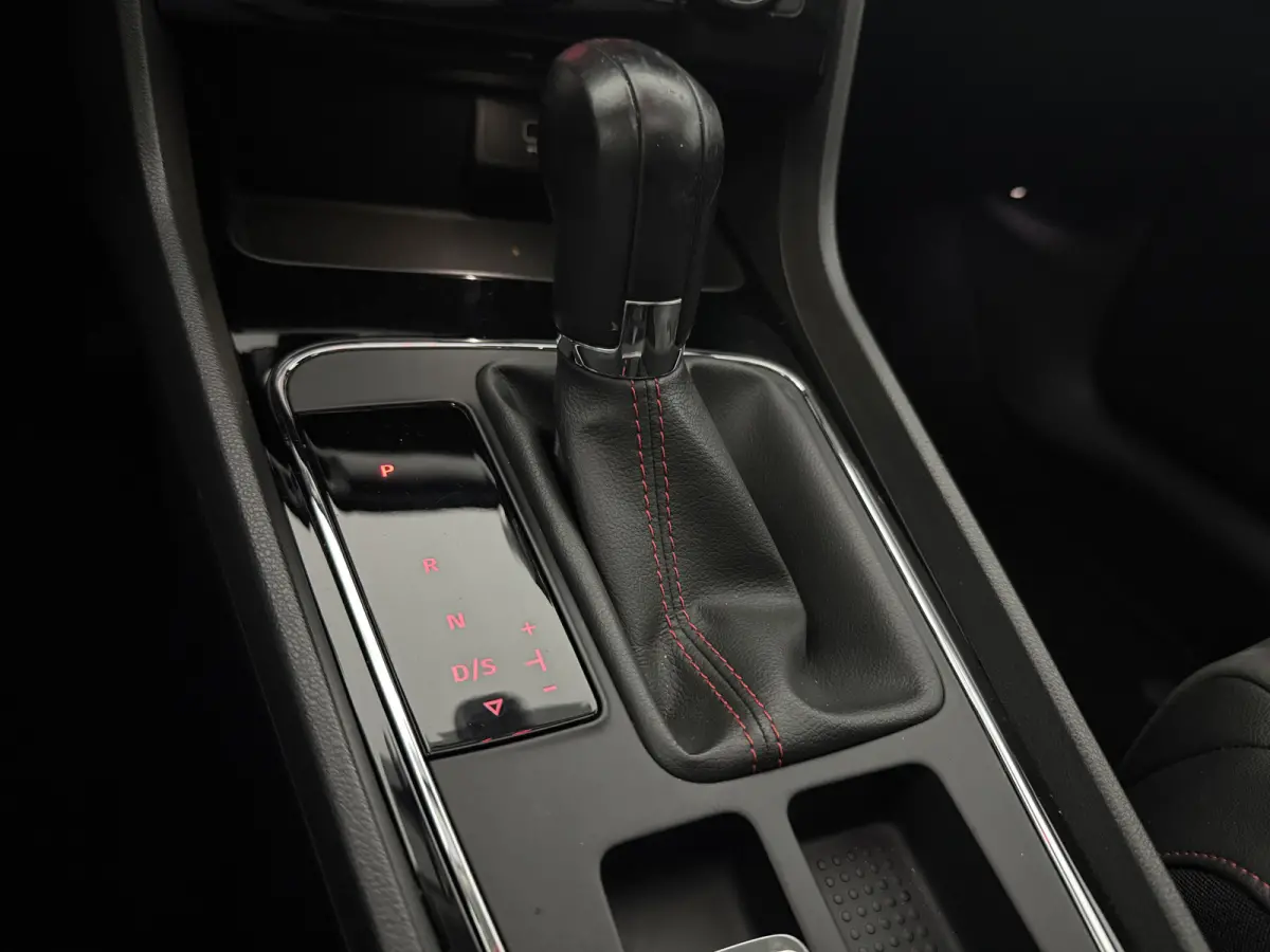 1.8 TSI FR Business Intense 180PK | Pano | Sfeer | Carplay | Cruise | Parkeersens.