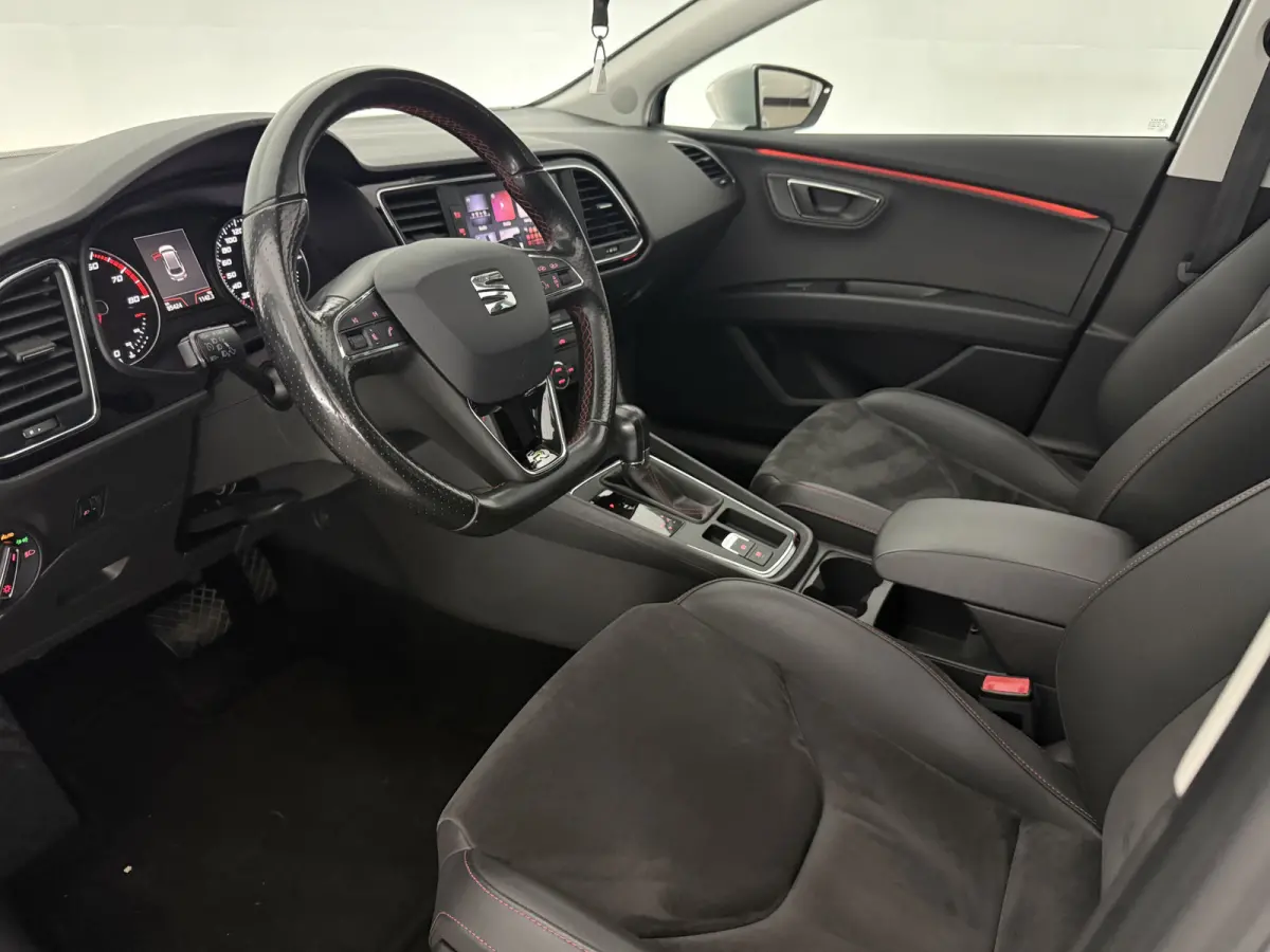 1.8 TSI FR Business Intense 180PK | Pano | Sfeer | Carplay | Cruise | Parkeersens.
