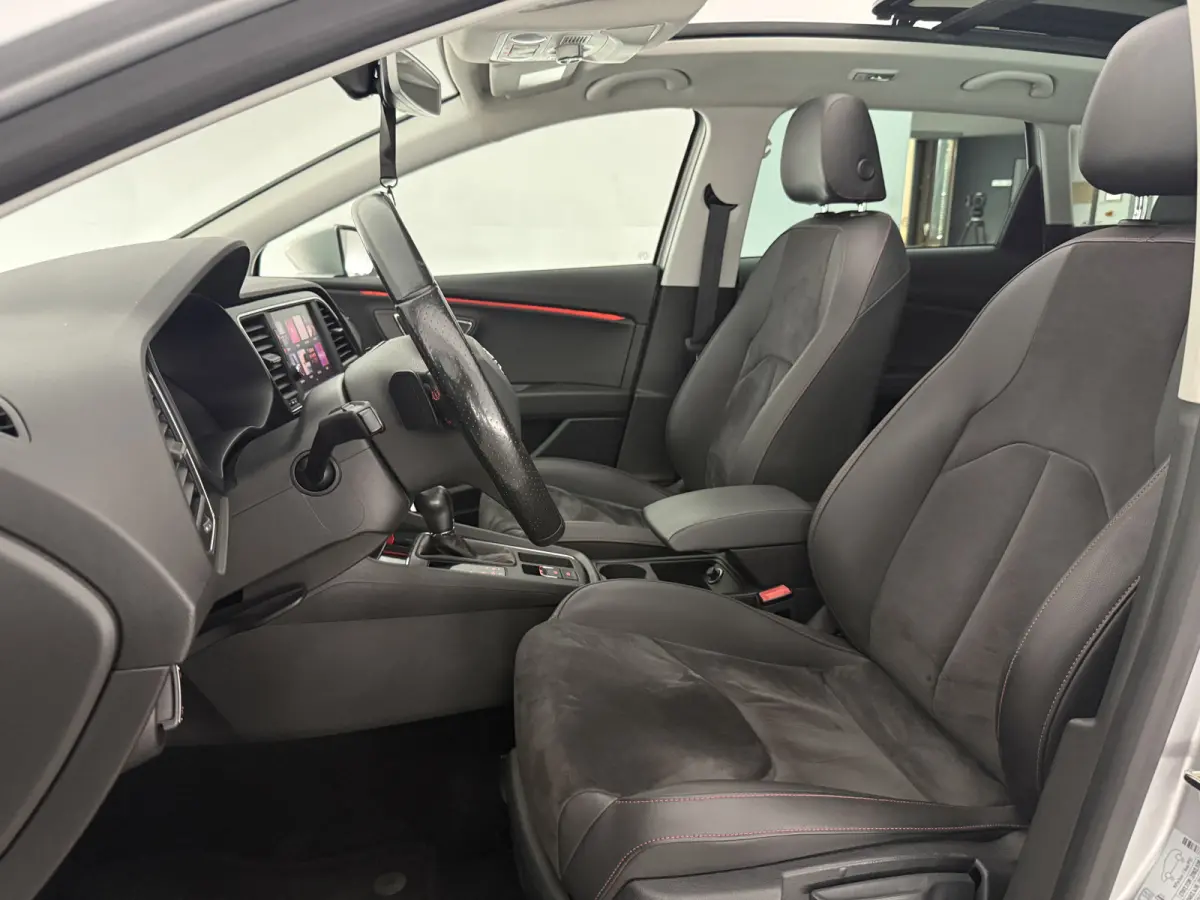 1.8 TSI FR Business Intense 180PK | Pano | Sfeer | Carplay | Cruise | Parkeersens.